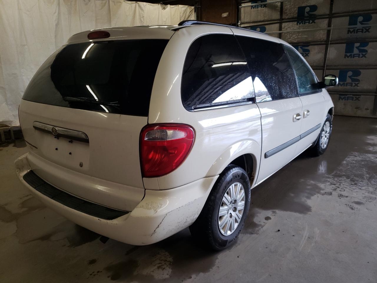 Photo 4 from auction – 2007 CHRYSLER TOWN & COU with VIN 1A4GJ45R67B245842