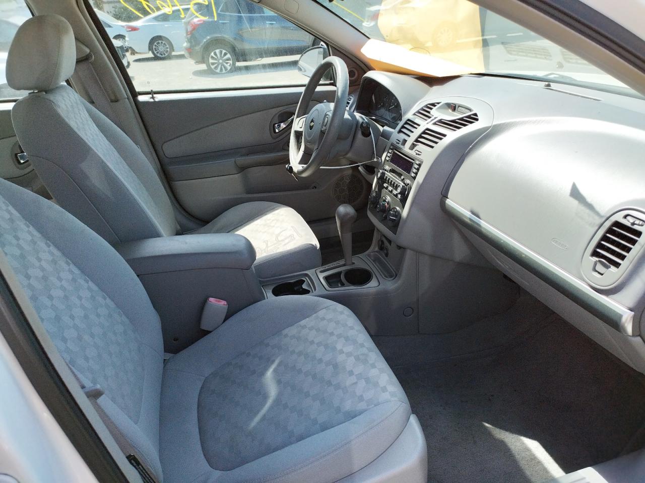 Photo 5 from auction – 2004 CHEVROLET MALIBU with VIN 1G1ZS52884F232195