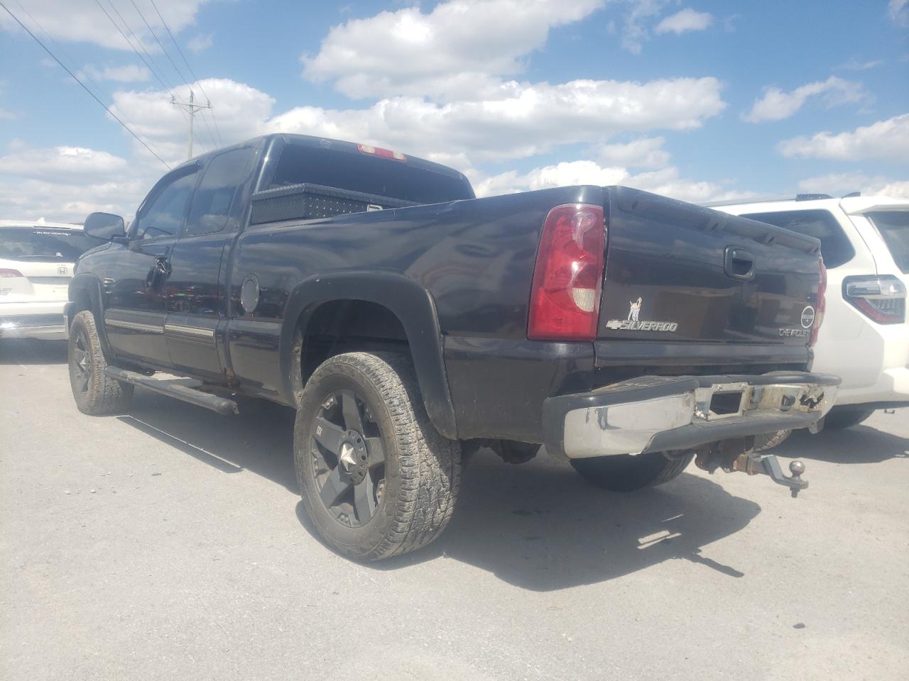 Photo 3 from auction – 2003 CHEVROLET silverado with VIN 1GCEK19T13E373414