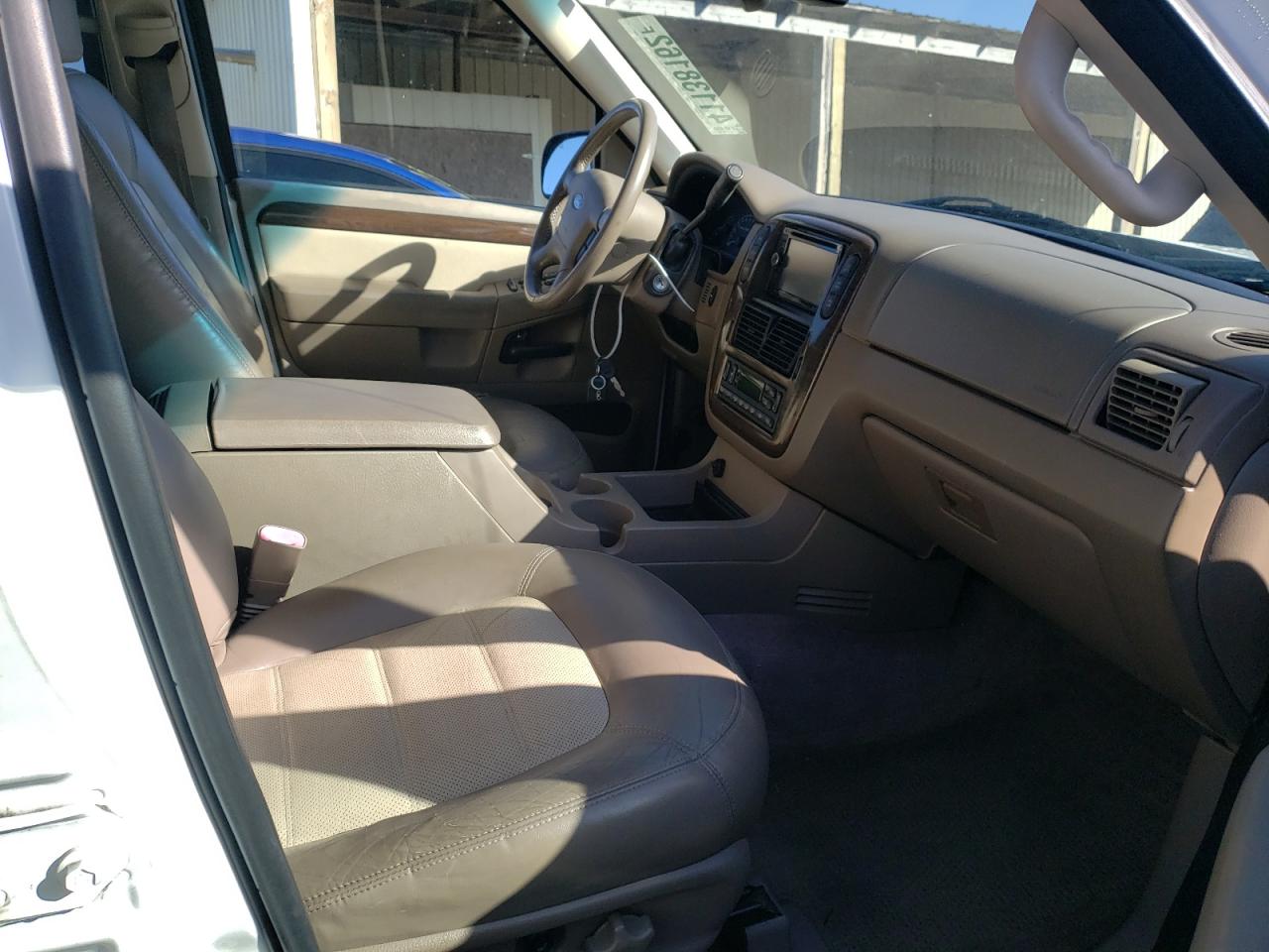 Photo 5 from auction – 2002 FORD EXPLORER E with VIN 1FMDU74W62ZC18581
