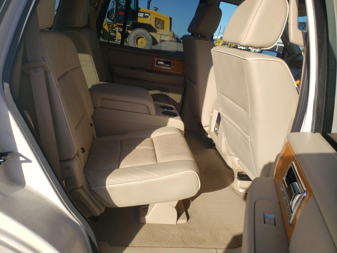 Photo 6 from auction – 2007 LINCOLN NAVIGATOR with VIN 5LMFU27567LJ21743