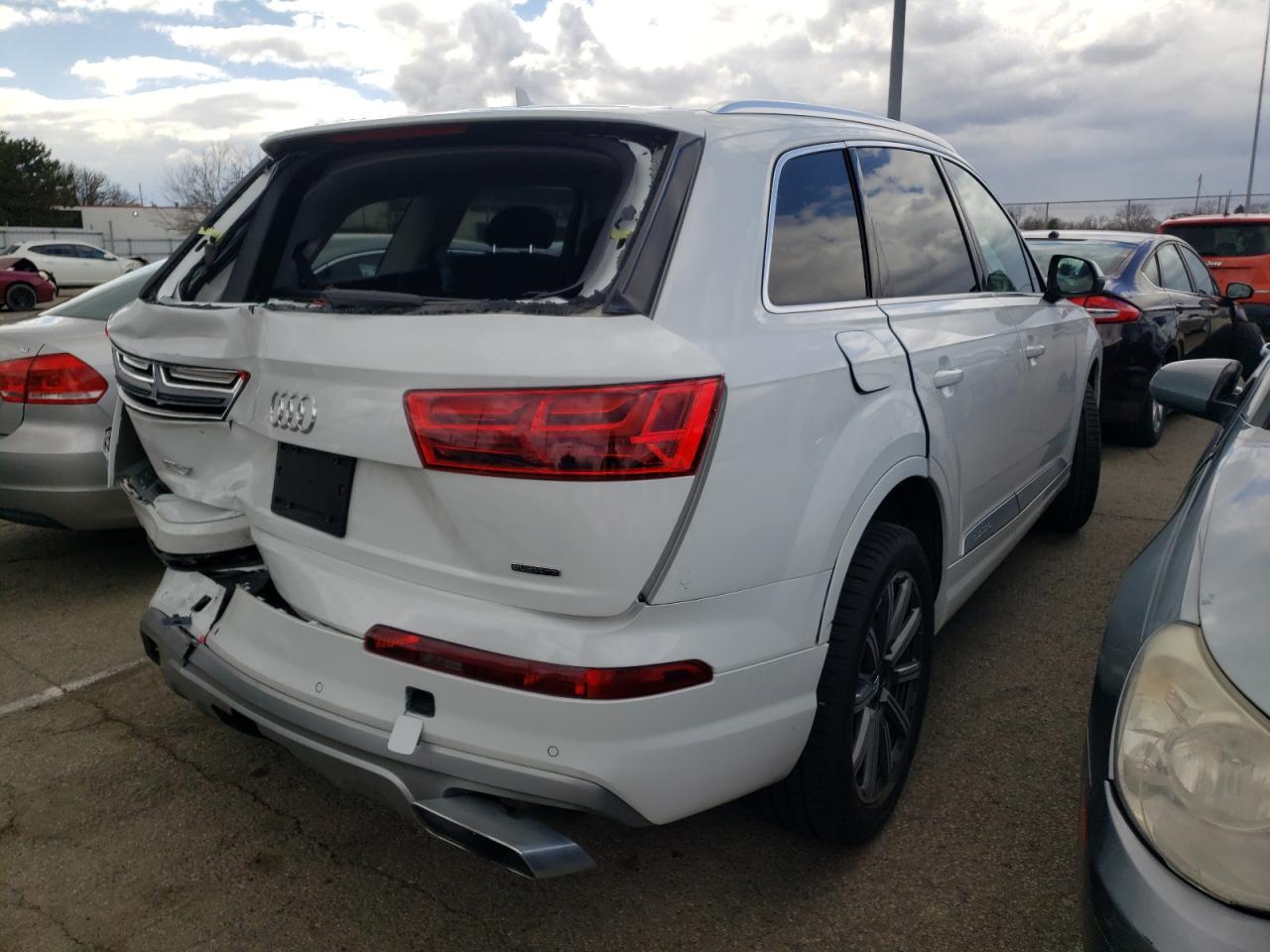 Photo 4 from auction – 2018 AUDI Q7 PREMIUM with VIN WA1LHAF77JD009928