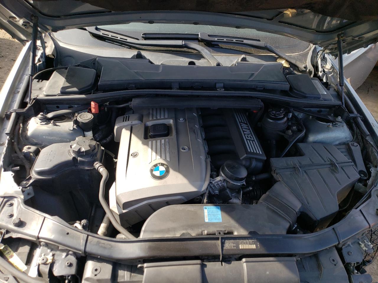Photo 7 from auction – 2006 BMW 325 I AUTO with VIN WBAVB17566NK31789