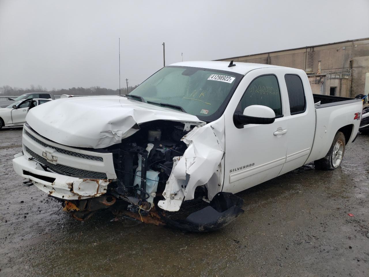 Photo 2 from auction – 2011 CHEVROLET SILVERADO with VIN 1GCRKSE34BZ148022