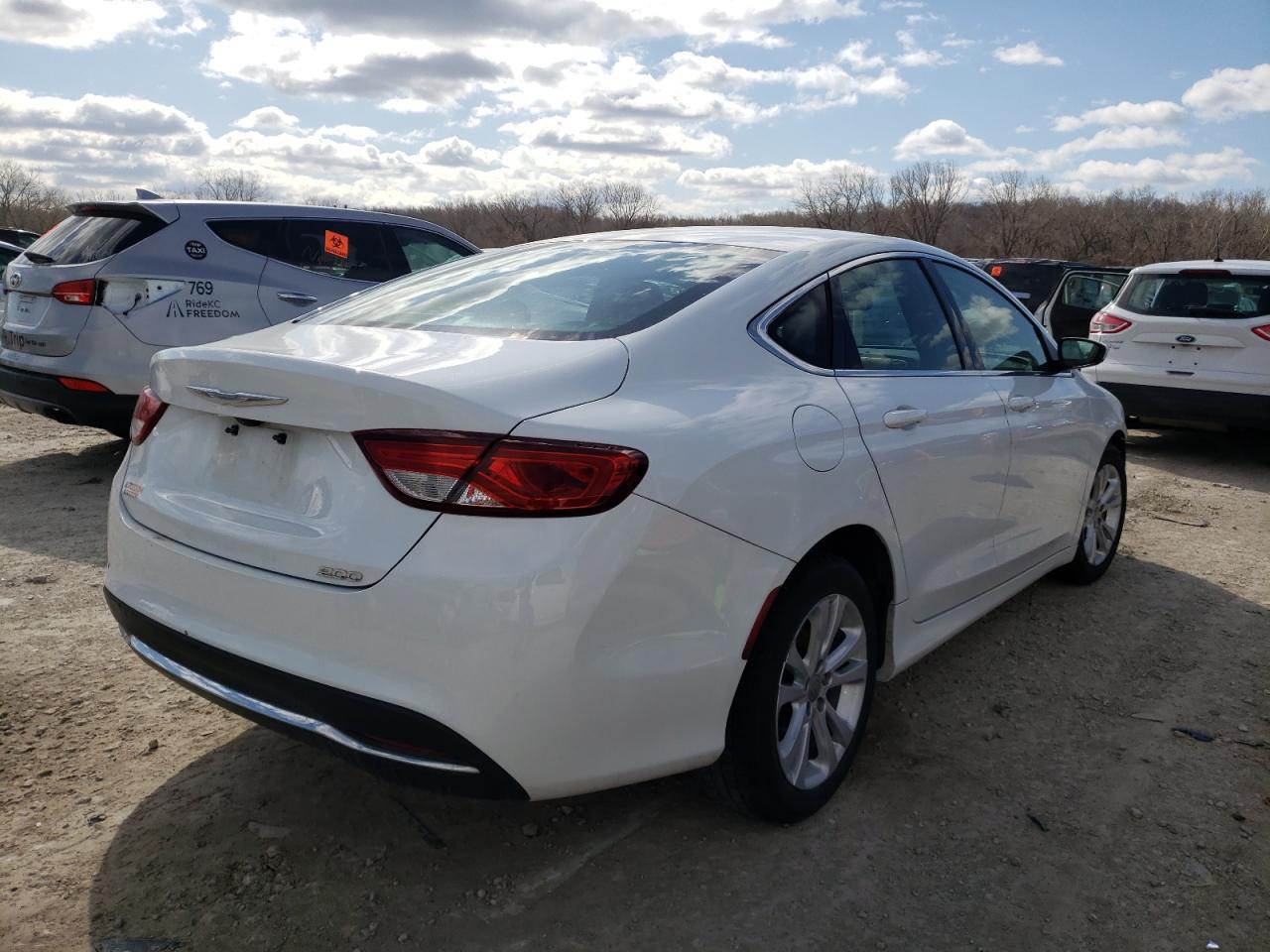 Photo 4 from auction – 2015 CHRYSLER 200 LIMITE with VIN 1C3CCCAB8FN547975