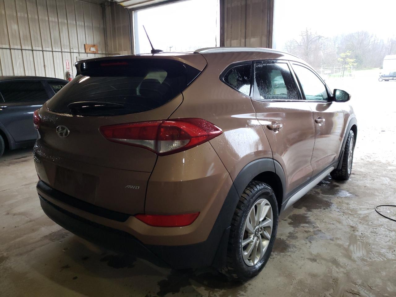 Photo 4 from auction – 2017 HYUNDAI TUCSON LIM with VIN KM8J3CA4XHU281674