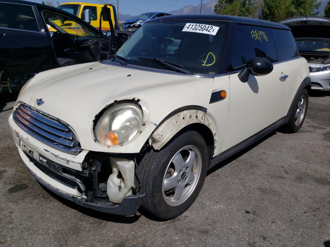 Photo 2 from auction – 2007 MINI COOPER with VIN WMWMF33577TT59182