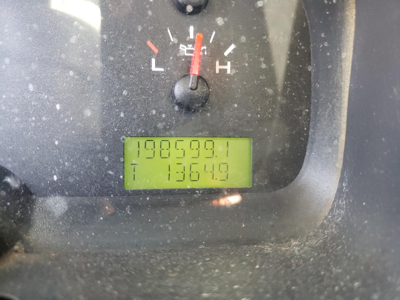 Photo 8 from auction – 2004 FORD F150 with VIN 1FTRF14WX4NA79566