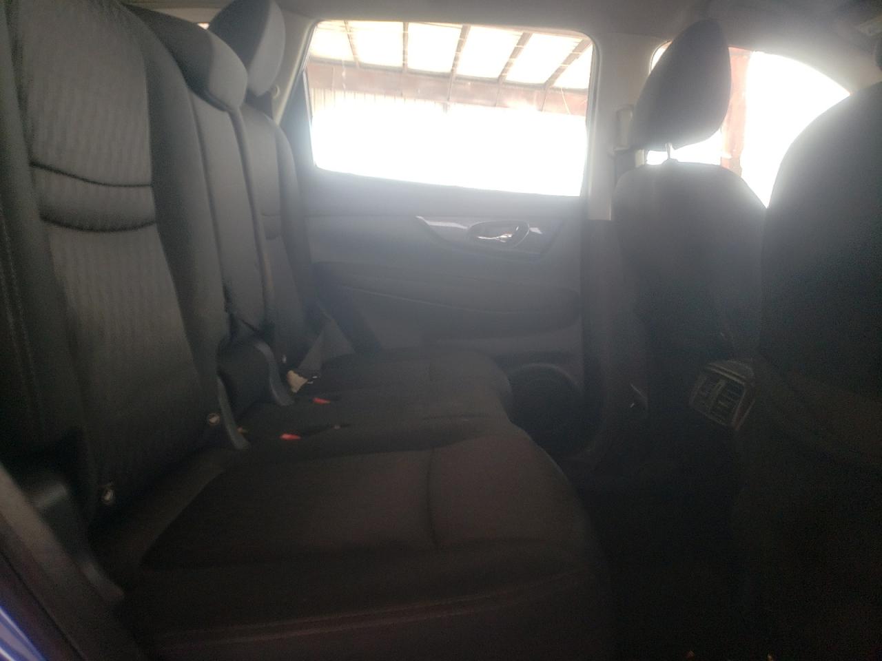 Photo 6 from auction – 2018 NISSAN ROGUE S with VIN KNMAT2MT9JP581812