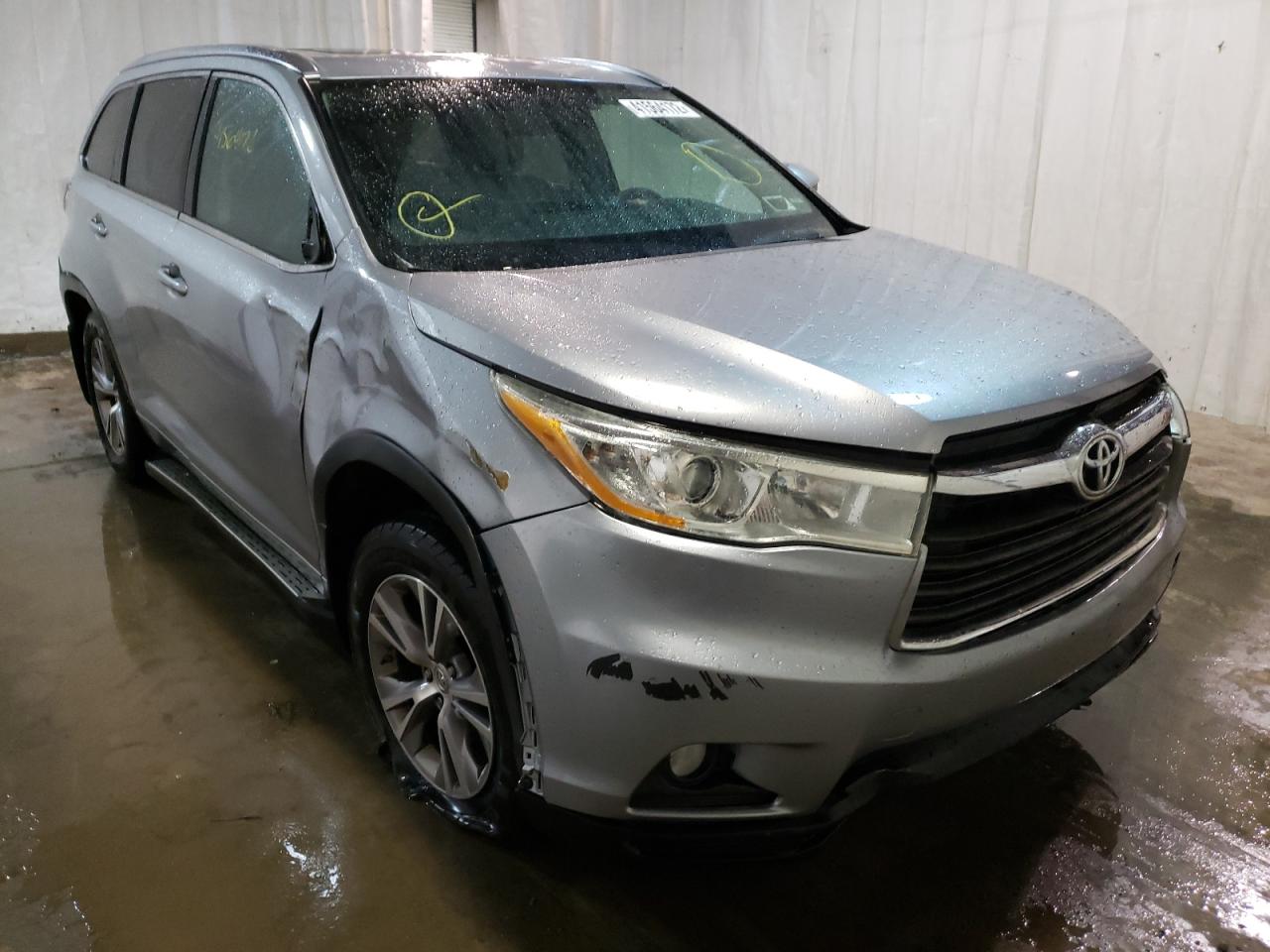 TOYOTA HIGHLANDER 2014 z numerem VIN 5TDJKRFH1ES020438 - Zdjęcie z aukcji