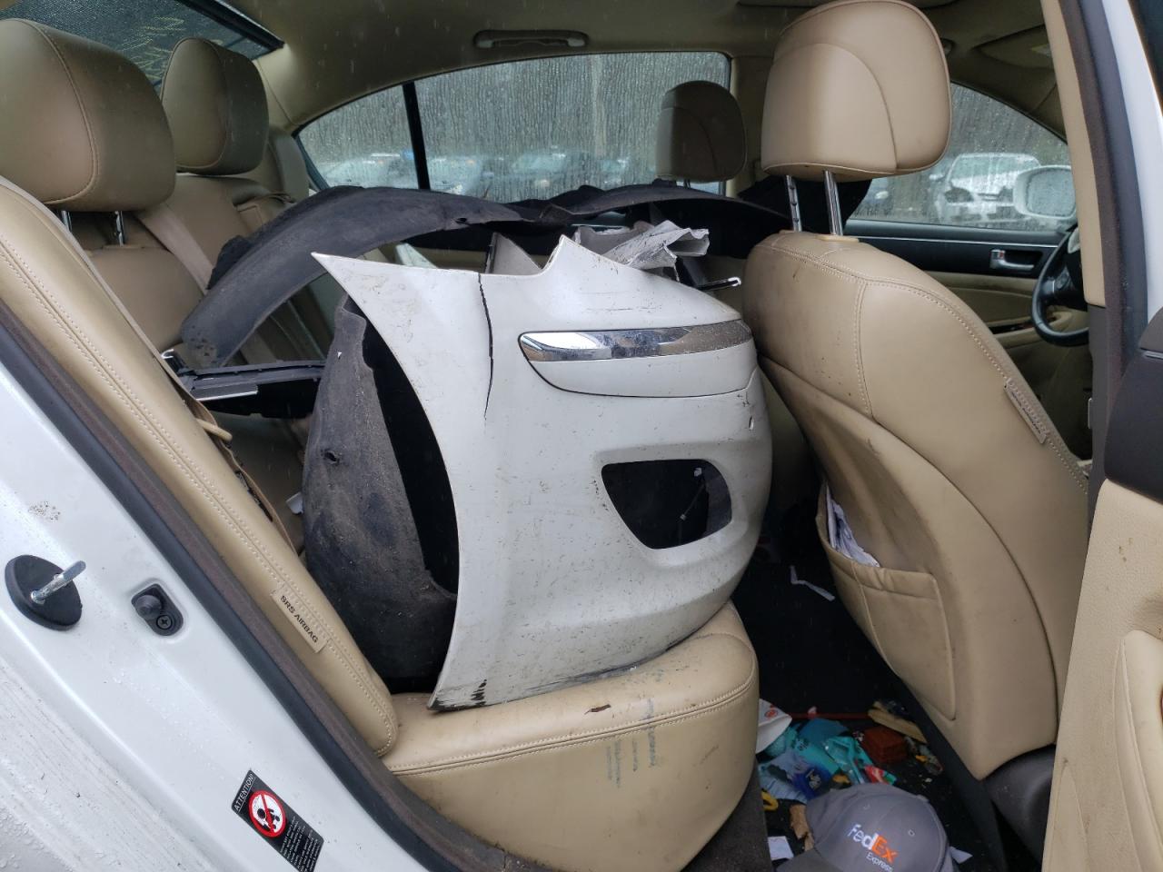 Photo 6 from auction – 2012 HYUNDAI GENESIS 3. with VIN KMHGC4DD3CU167438