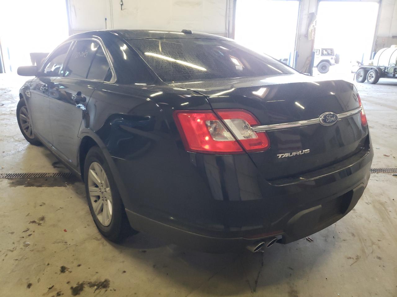Photo 3 from auction – 2010 FORD TAURUS SE with VIN 1FAHP2DW0AG141898