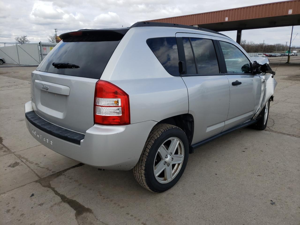 Photo 4 from auction – 2007 JEEP COMPASS with VIN 1J8FF47W17D585662