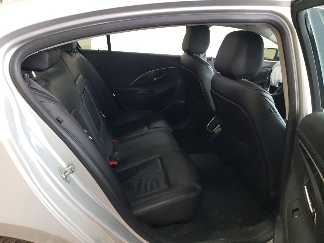 Photo 6 from auction – 2016 BUICK LACROSSE with VIN 1G4GB5G30GF128585