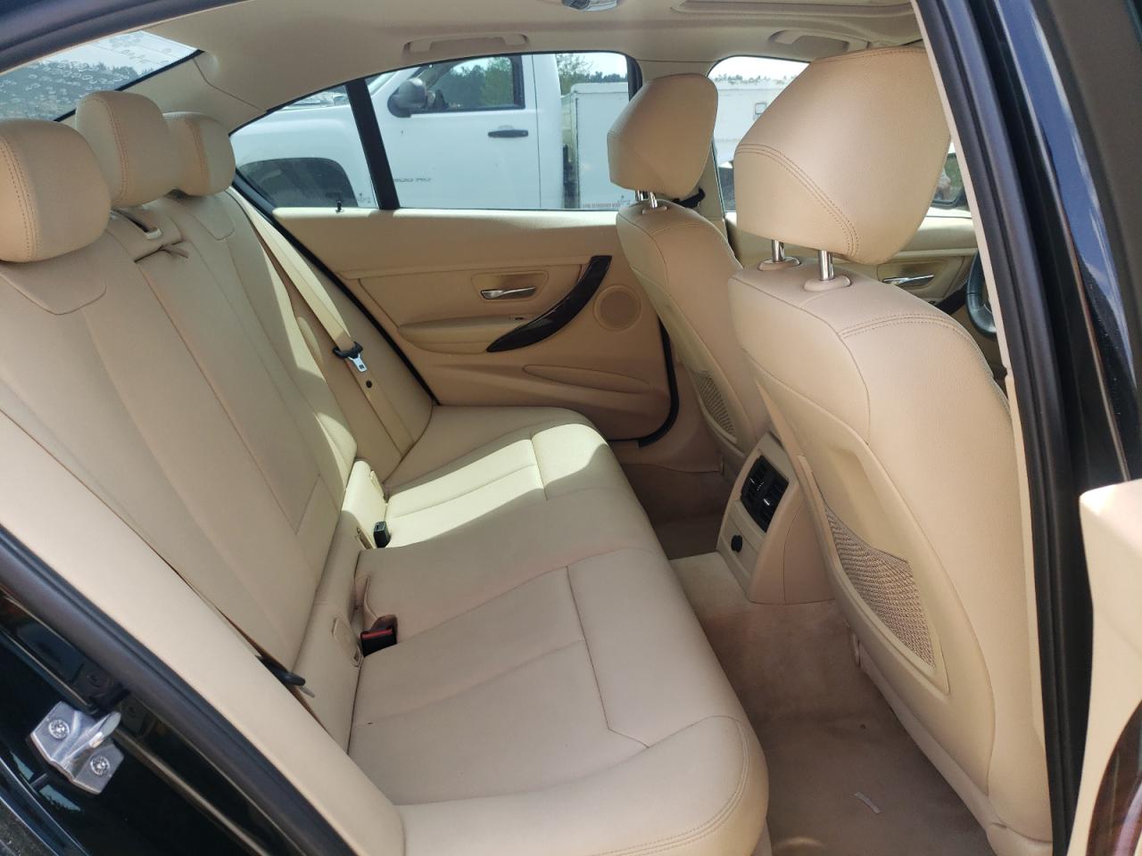 Photo 6 from auction – 2013 BMW 328 I with VIN WBA3A5C5XDJ462142