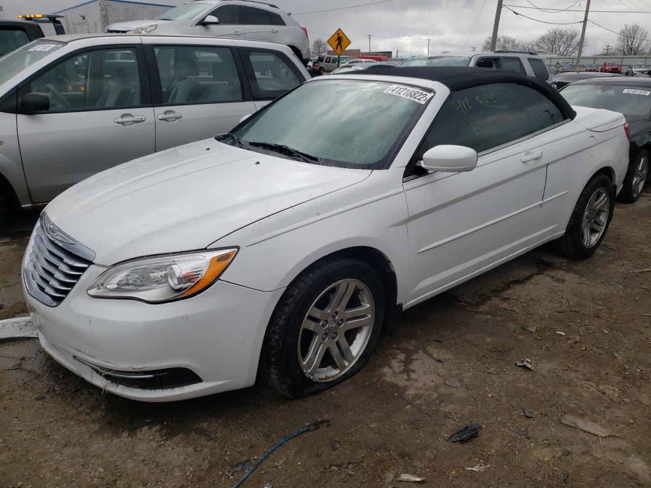 Photo 2 from auction – 2014 CHRYSLER 200 TOURIN with VIN 1C3BCBEGXEN131176