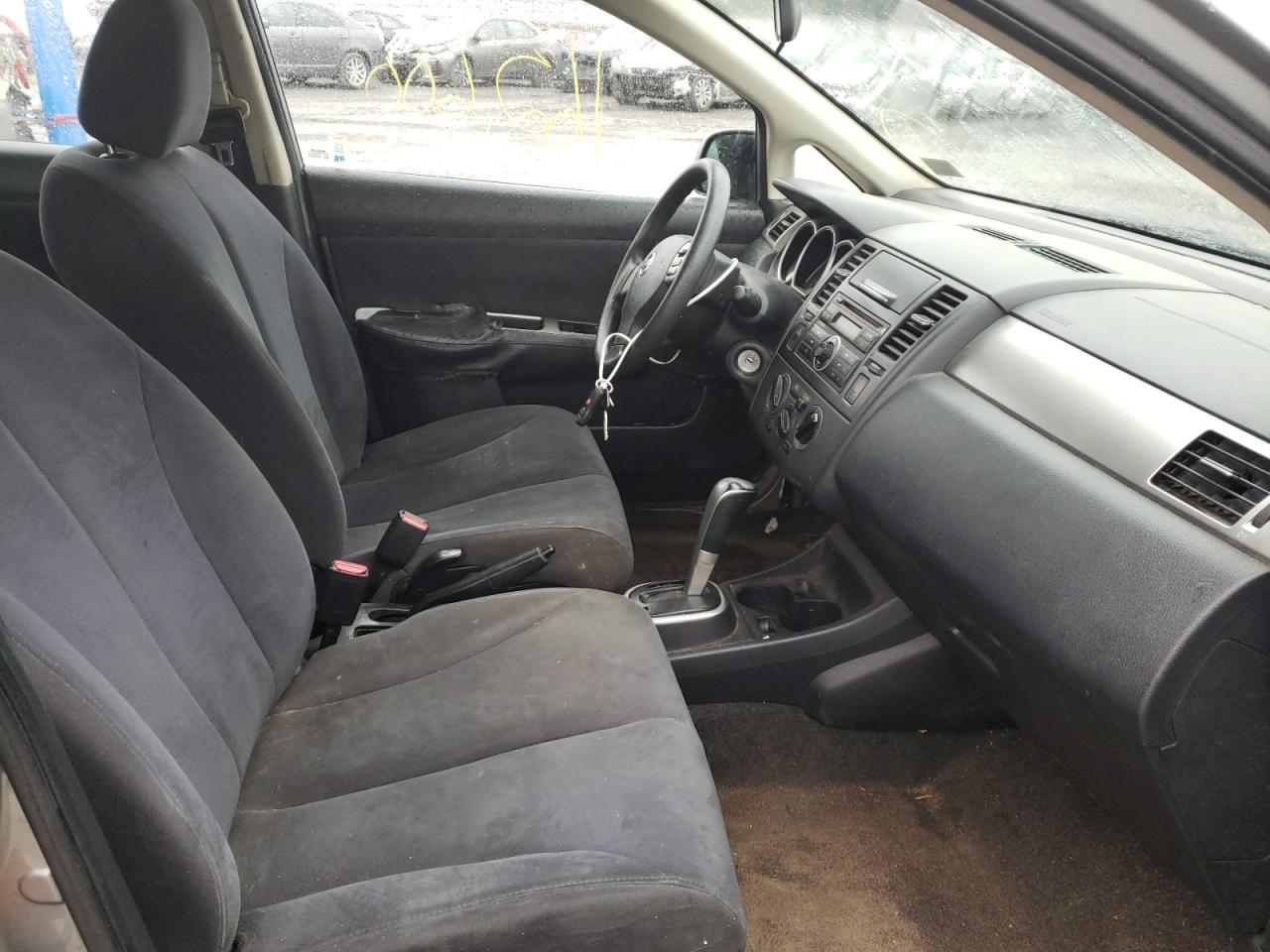 Photo 5 from auction – 2009 NISSAN VERSA S with VIN 3N1BC13E79L464015