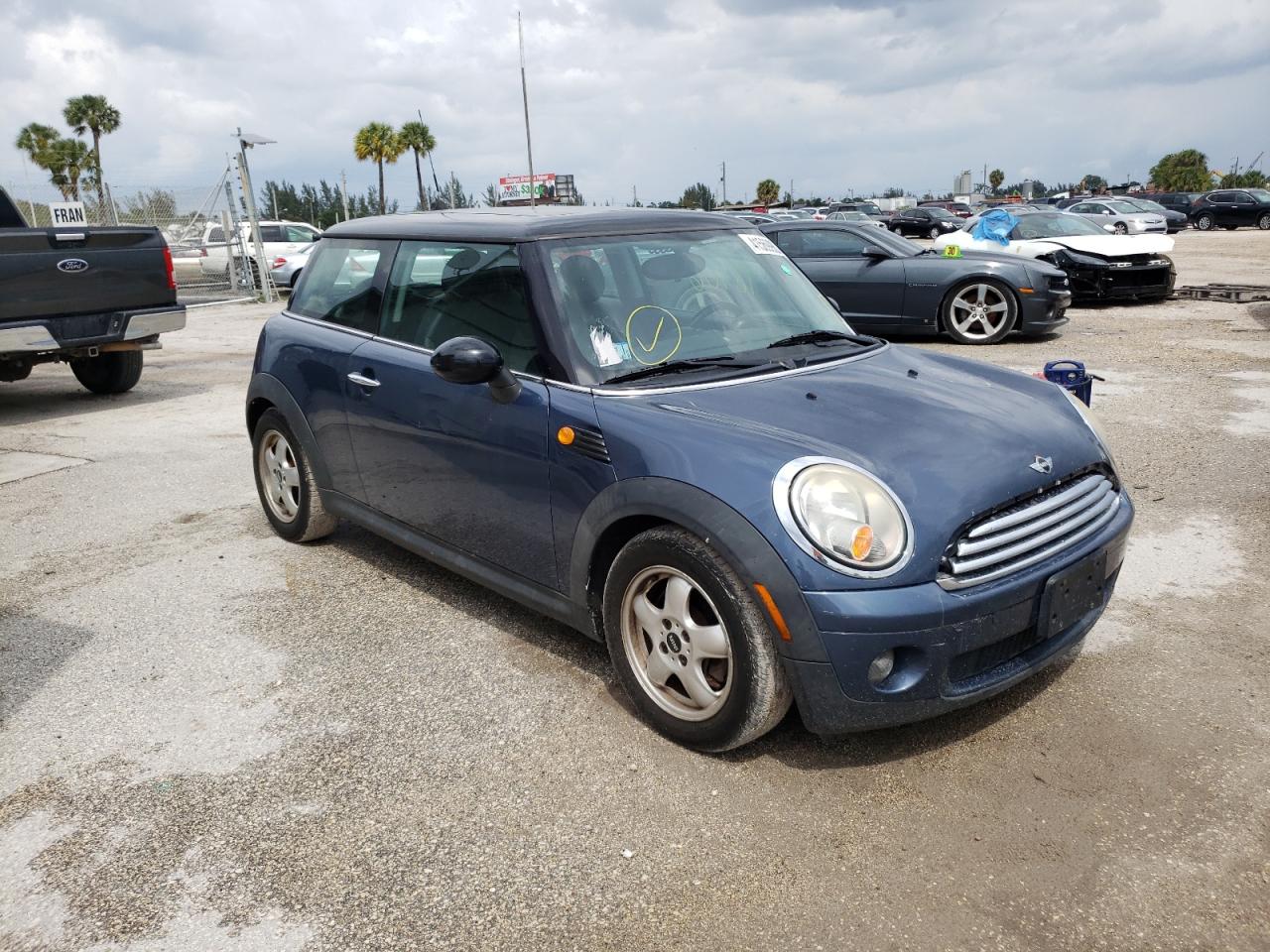 MINI COOPER 2010 with VIN WMWMF3C50ATZ67682 - Photo from auction