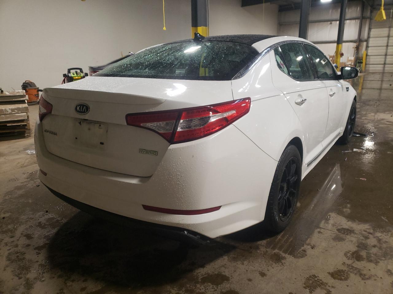 Photo 4 from auction – 2011 KIA OPTIMA HYB with VIN KNAGM4AD5B5001434