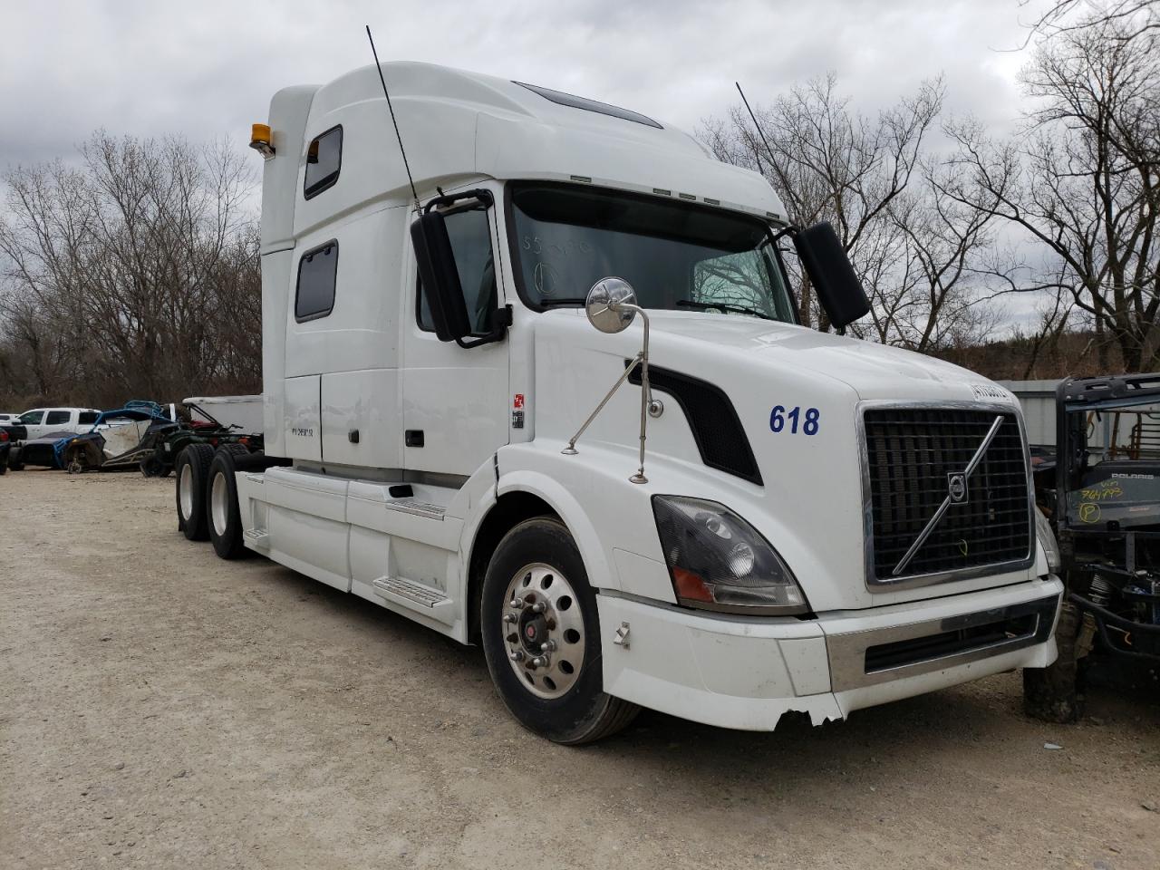 VOLVO VN VNL 2012 with VIN 4V4NC9EH1CN550190 - Photo from auction