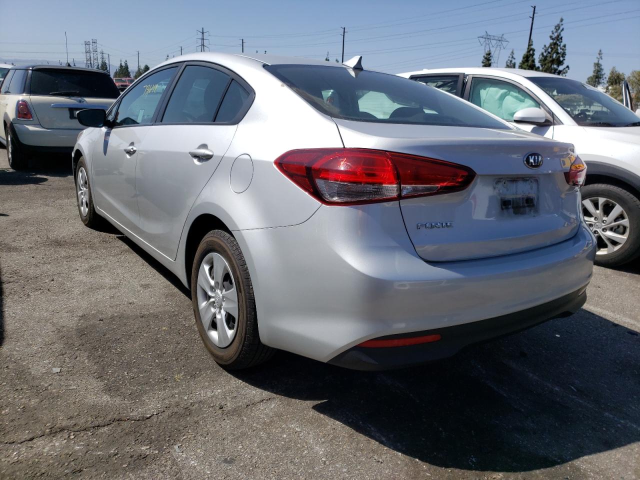 Photo 3 from auction – 2017 KIA FORTE LX with VIN 3KPFK4A70HE047667