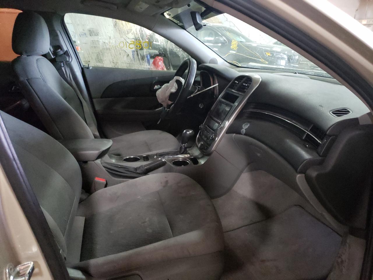 Photo 5 from auction – 2016 CHEVROLET MALIBU LIM with VIN 1G11B5SA7GF102462