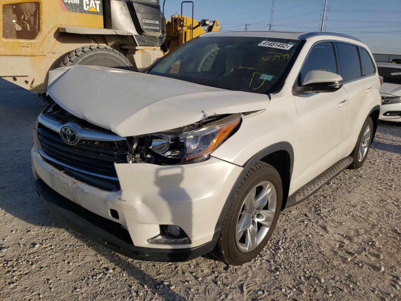 Photo 2 from auction – 2016 TOYOTA HIGHLANDER with VIN 5TDDKRFHXGS325999