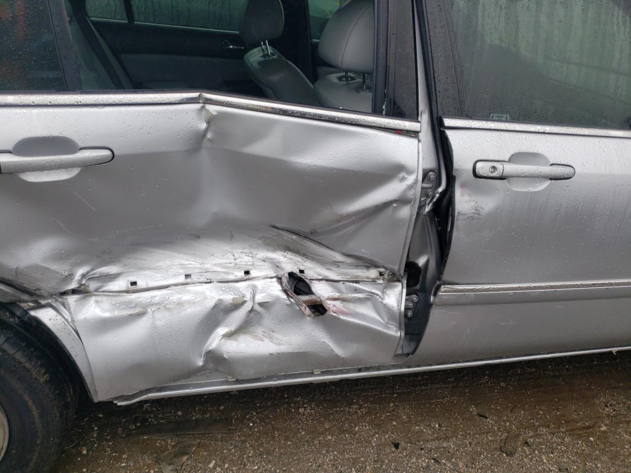 Photo 9 from auction – 2004 ACURA 3.5RL with VIN JH4KA96624C003801
