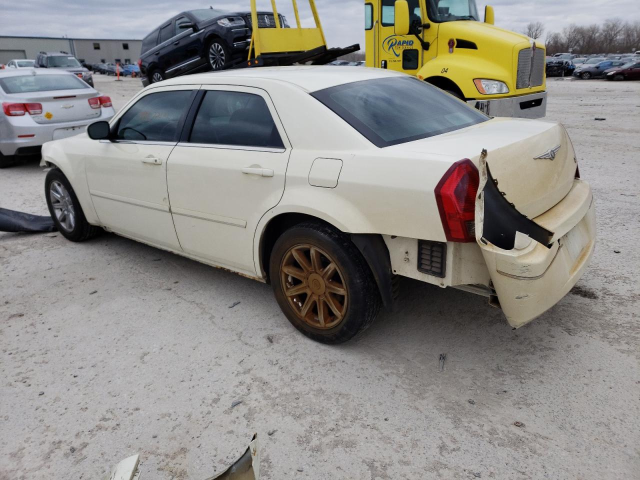 Photo 3 from auction – 2005 CHRYSLER 300 TOURIN with VIN 2C3JA53G45H508454