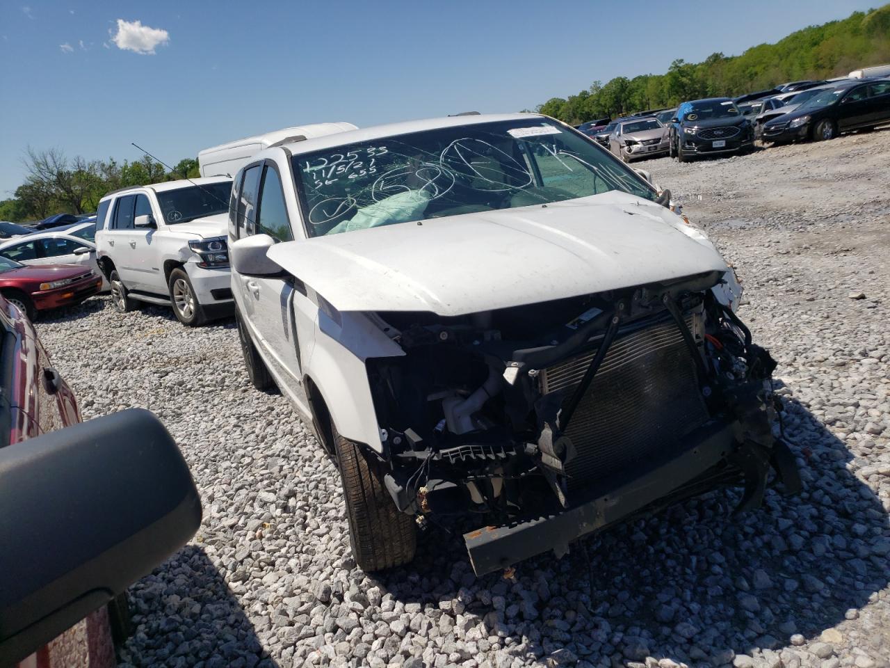 DODGE GRAND CARA 2017 with VIN 2C4RDGEG4HR862262 - Photo from auction