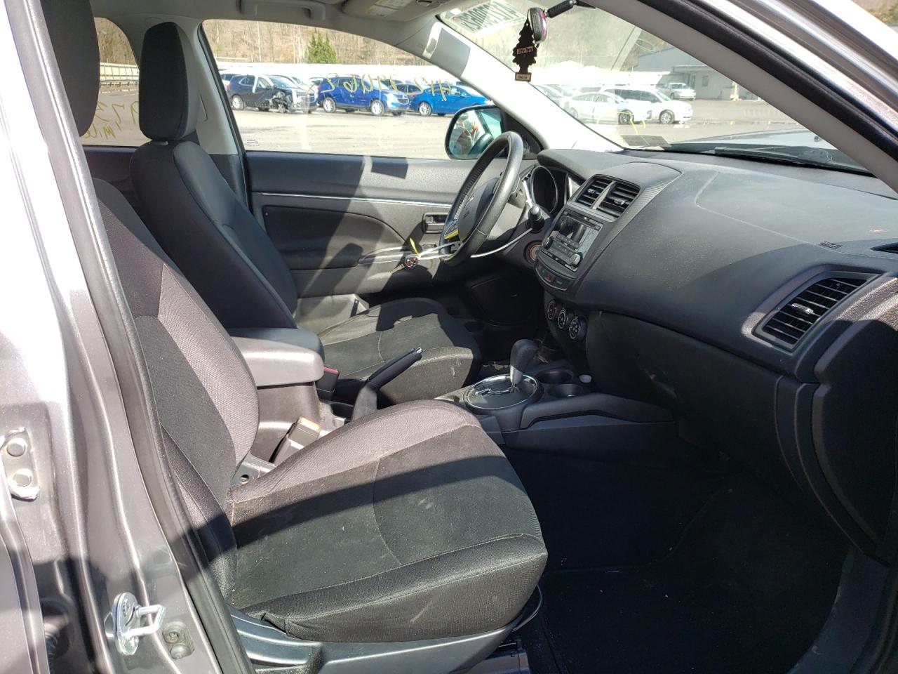 Photo 5 from auction – 2015 MITSUBISHI OUTLANDER with VIN 4A4AP3AW7FE028452