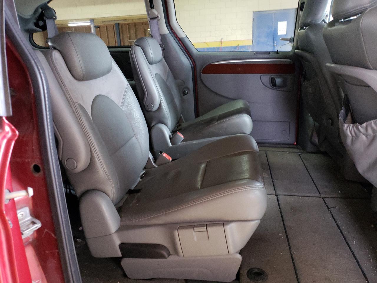 Photo 6 from auction – 2007 CHRYSLER TOWN & COU with VIN 2A8GP64L97R222241