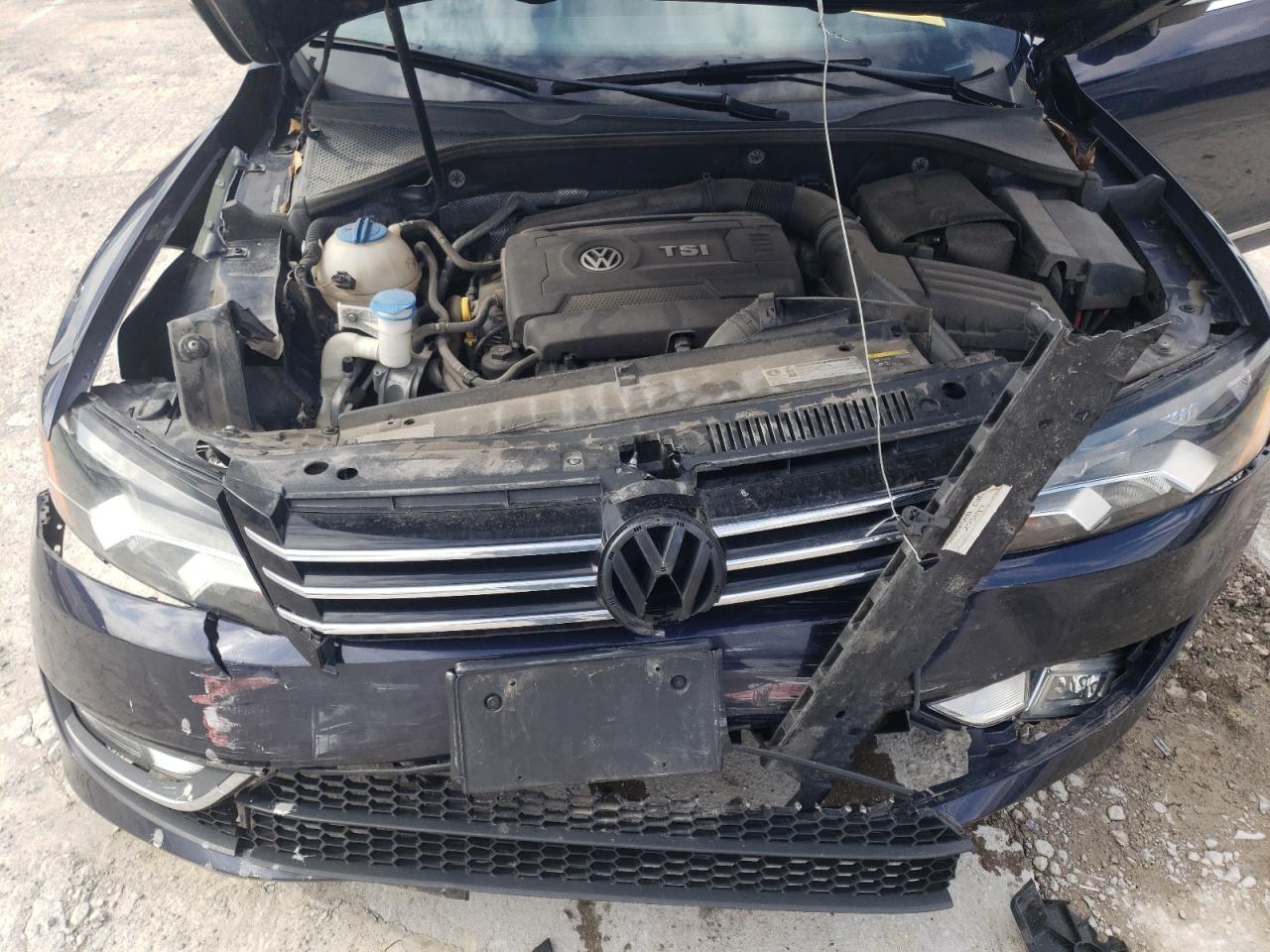 Photo 7 from auction – 2015 VOLKSWAGEN PASSAT SE with VIN 1VWBS7A36FC021217