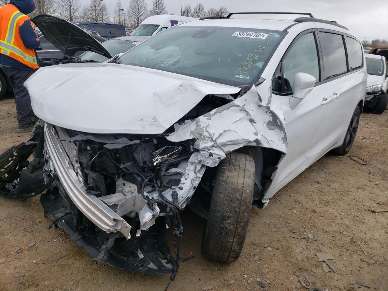 Photo 2 from auction – 2020 CHRYSLER PACIFICA T with VIN 2C4RC1EG7LR242126