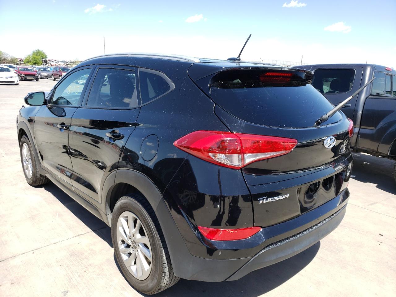 Photo 3 from auction – 2016 HYUNDAI TUCSON LIM with VIN KM8J33A49GU051400