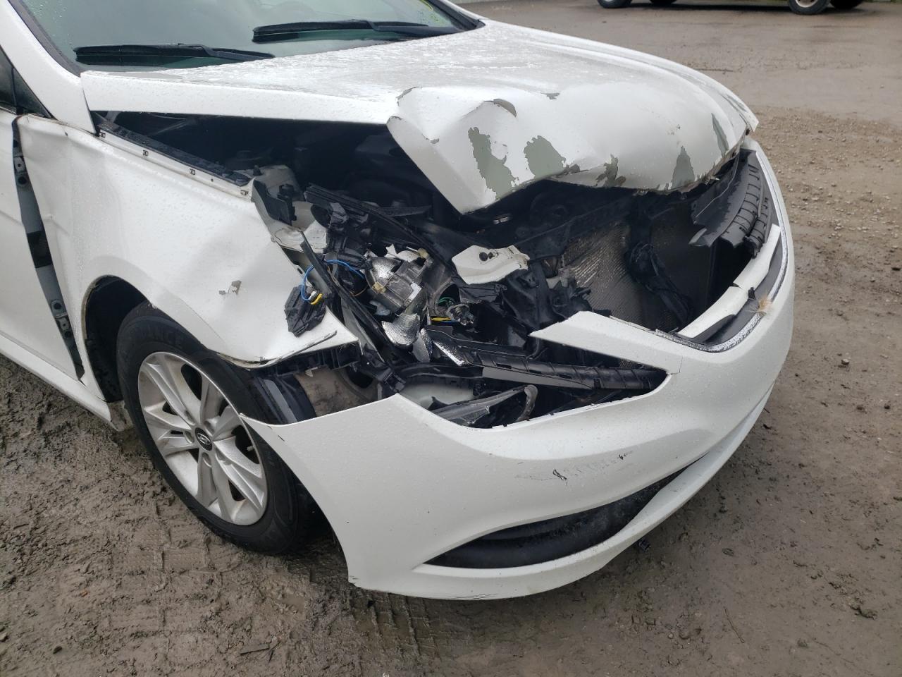 Photo 9 from auction – 2014 HYUNDAI SONATA GLS with VIN 5NPEB4AC6EH858700