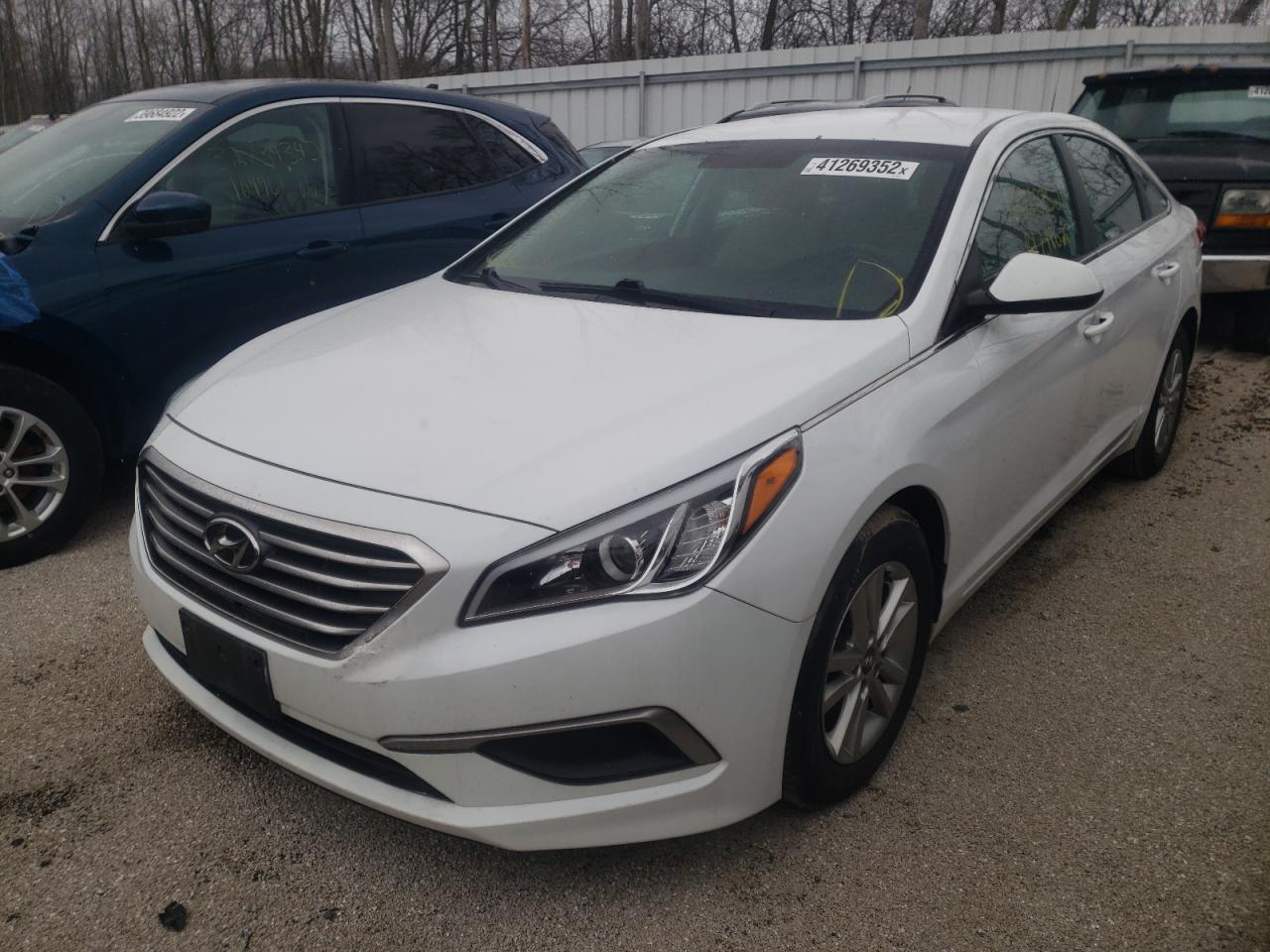 Photo 2 from auction – 2017 HYUNDAI SONATA SE with VIN 5NPE24AF3HH439413