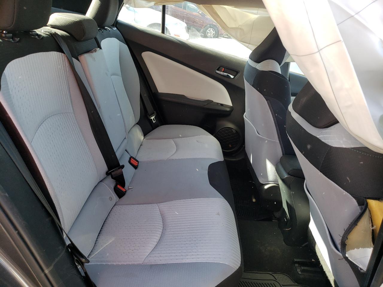 Photo 6 from auction – 2018 TOYOTA PRIUS with VIN JTDKBRFU2J3597668