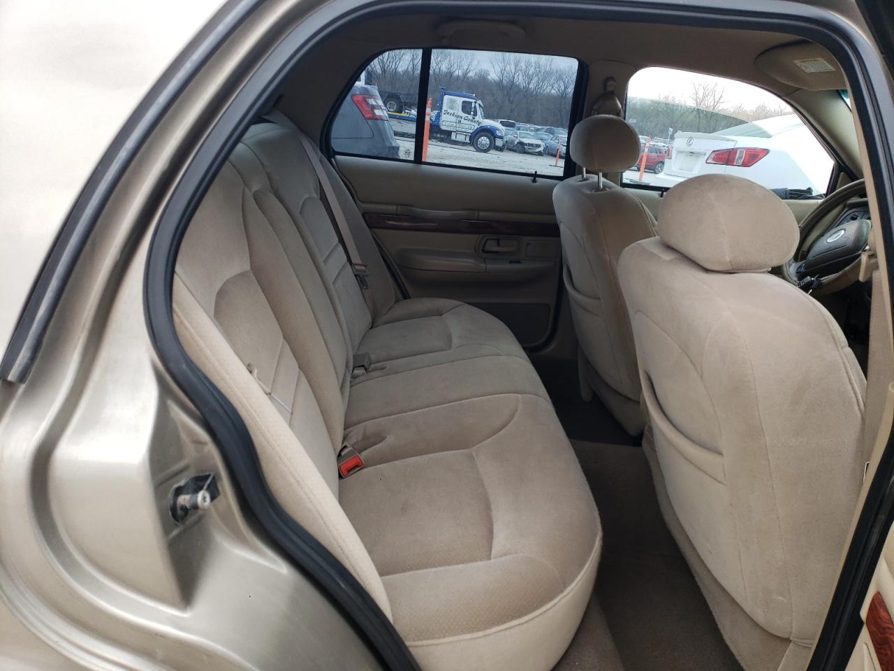 Photo 6 from auction – 2002 MERCURY GRAND MARQ with VIN 2MEFM74W72X664384