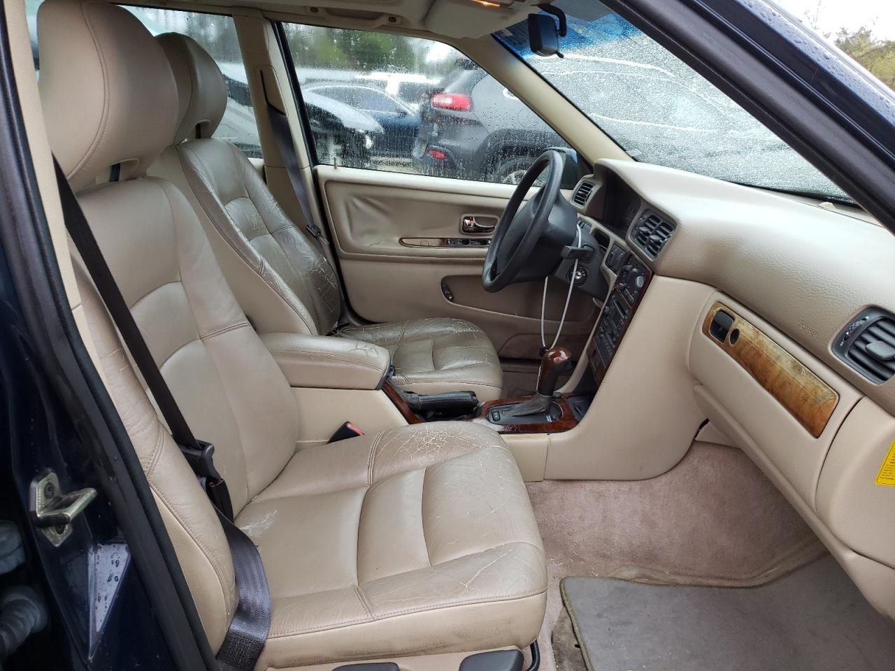 Photo 5 from auction – 1998 VOLVO S70 GLT with VIN YV1LS567XW1523032