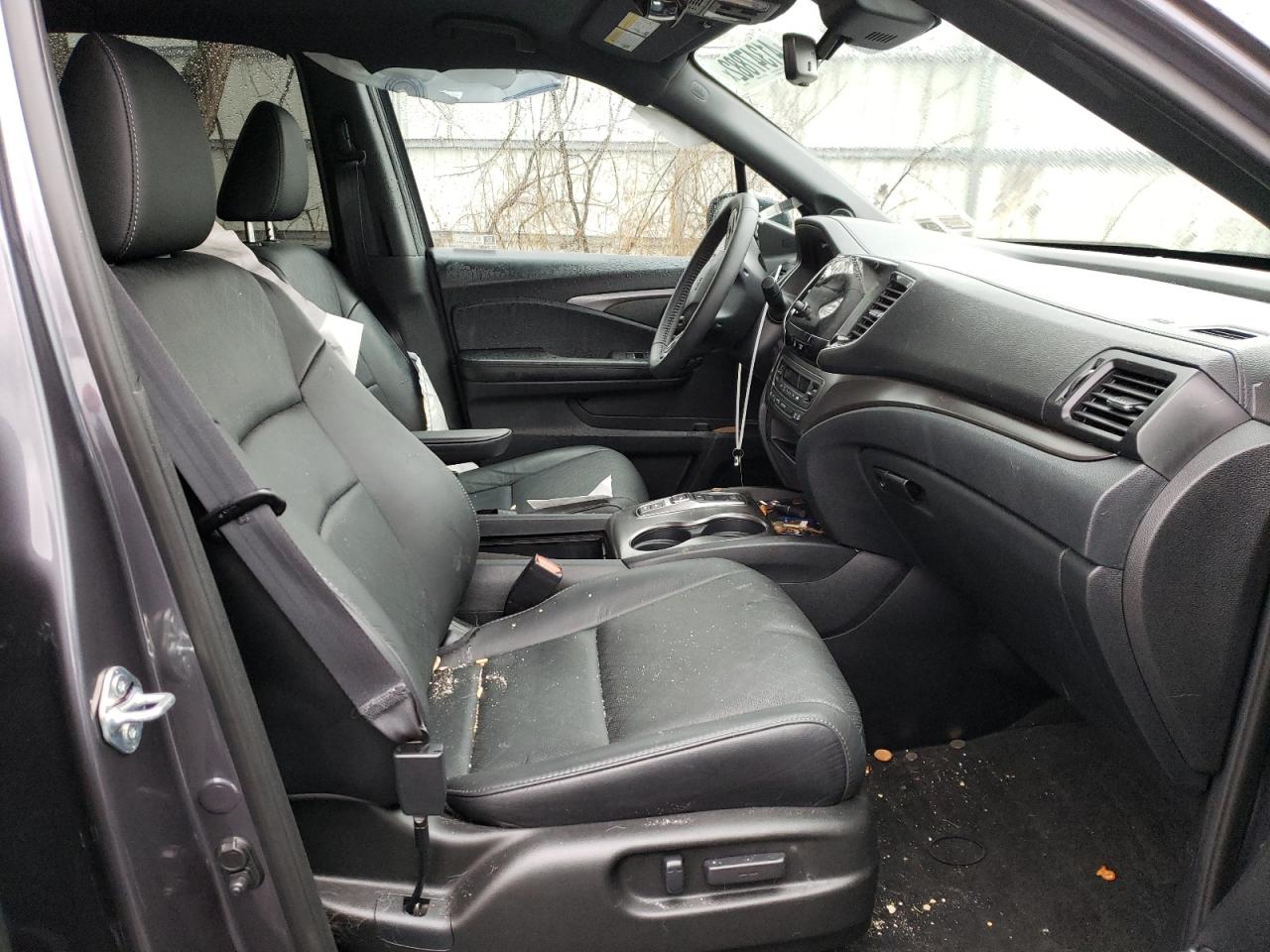 Photo 5 from auction – 2020 HONDA PASSPORT E with VIN 5FNYF8H53LB015775