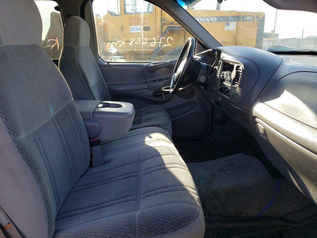 Photo 5 from auction – 1998 FORD F150 with VIN 2FTZX1726WCA05477