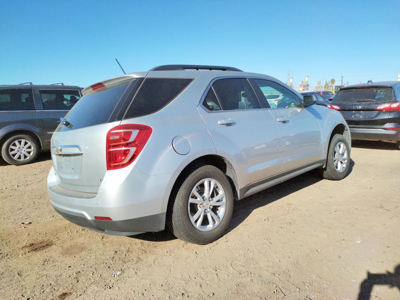Photo 4 from auction – 2017 CHEVROLET EQUINOX LT with VIN 2GNALCEK7H1518069