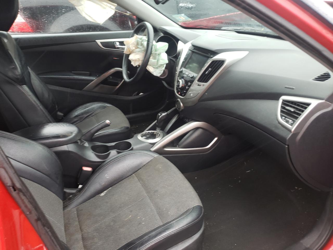 Photo 5 from auction – 2013 HYUNDAI VELOSTER with VIN KMHTC6AD8DU132779