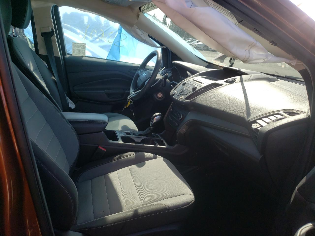 Photo 5 from auction – 2017 FORD ESCAPE S with VIN 1FMCU0F72HUE09221