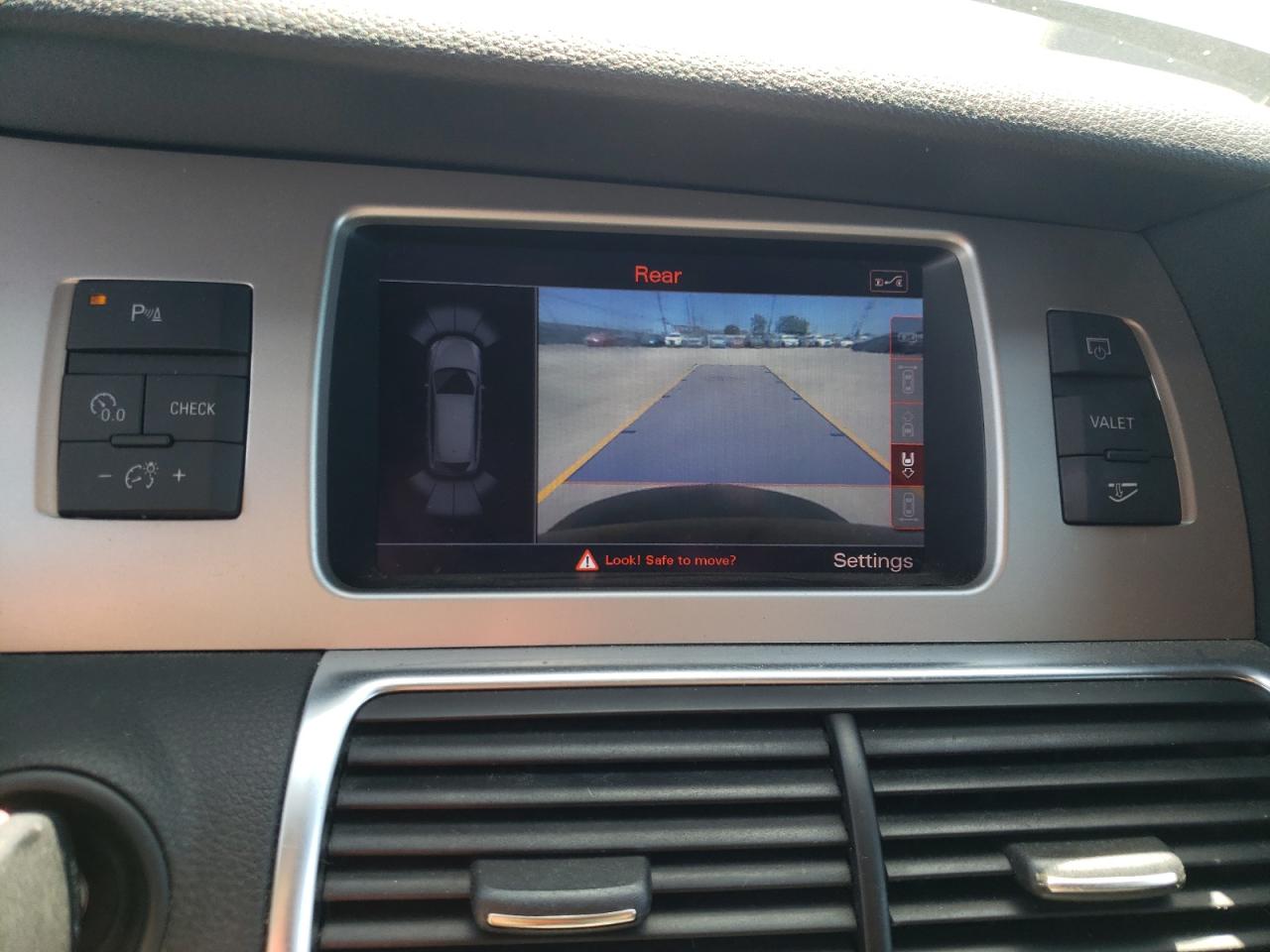 Photo 9 from auction – 2015 AUDI Q7 PRESTIG with VIN WA1DGAFE2FD005458