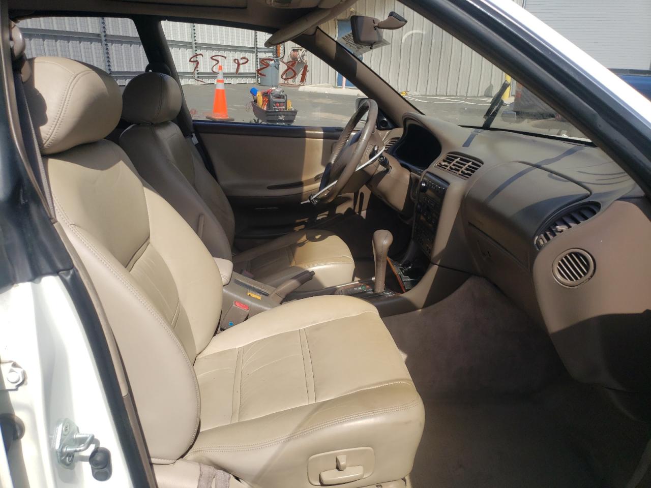 Photo 5 from auction – 1996 LEXUS ES 300 with VIN JT8BF12G9T0143314