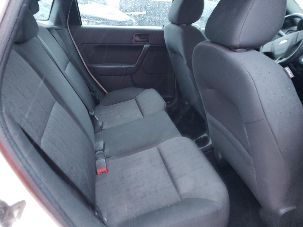 Photo 6 from auction – 2010 FORD FOCUS SE with VIN 1FAHP3FN2AW229514