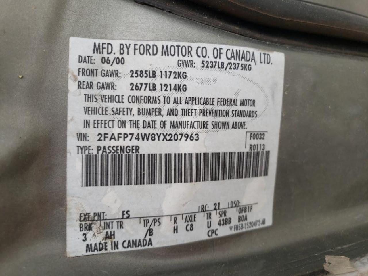 Photo 10 from auction – 2000 FORD CROWN VICT with VIN 2FAFP74W8YX207963