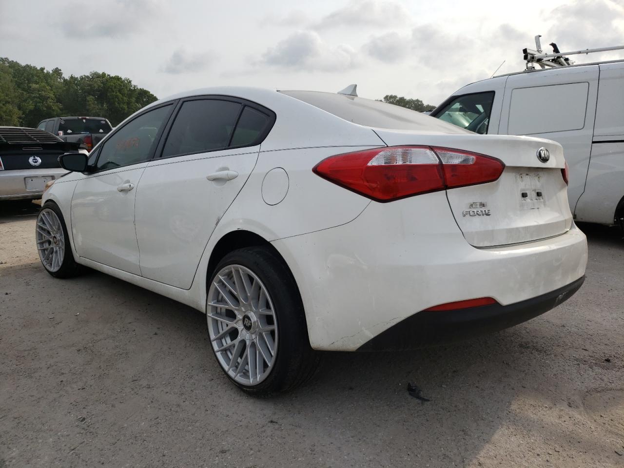 Photo 3 from auction – 2016 KIA FORTE LX with VIN KNAFK4A69G5459455